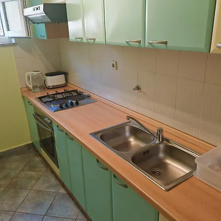 Robinson's House * Kruševo