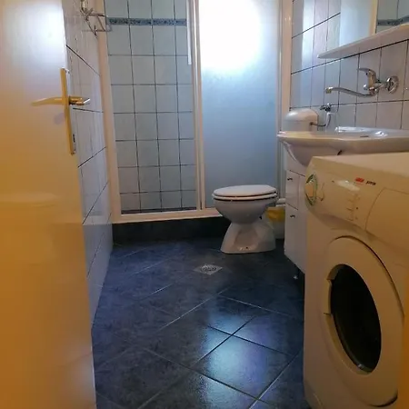 Robinson's House بيت للعطل *