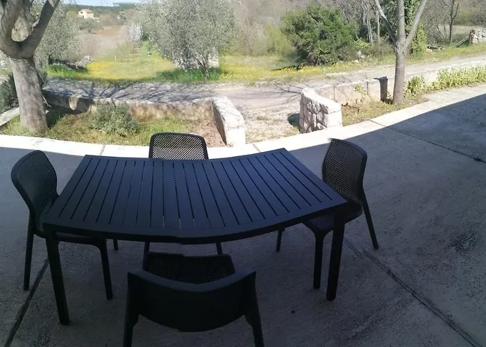 Robinson's House Сasa de vacaciones Kruševo